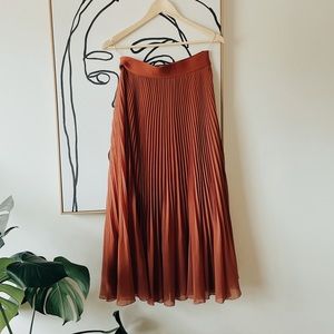 Twirl Pleated Skirt